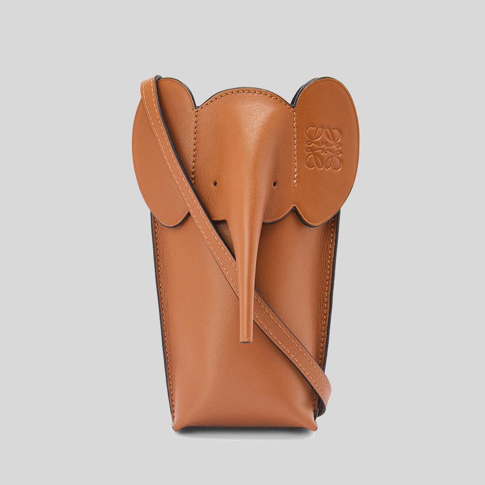 LOEWE新作【C623B02X04 ELEPHANT POCKET POCHETTE IN CALF】 Elephant pocket in classic calfskin Brown - LOEWE