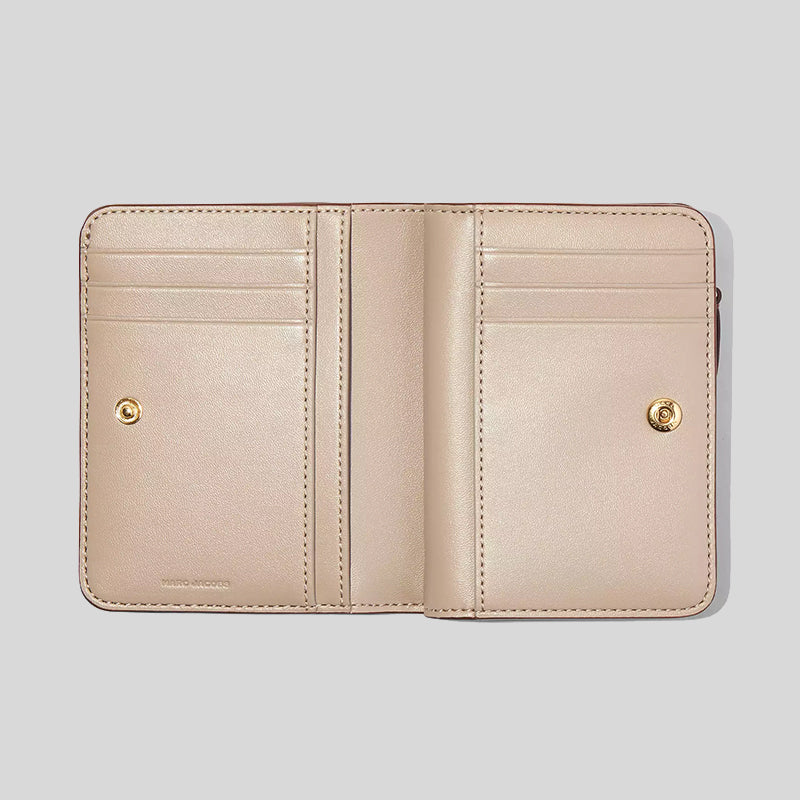 MARC JACOBS The J Marc Mini Compact Wallet Argan Oil 2S3SMP003S01