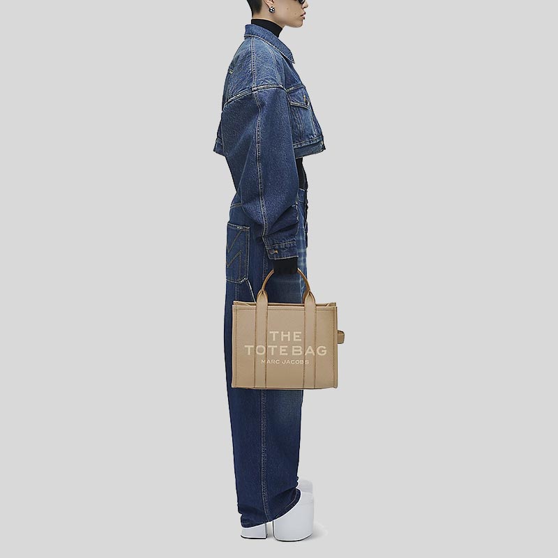 Marc Jacobs The Leather Medium Tote Bag Camel H004L01PF21