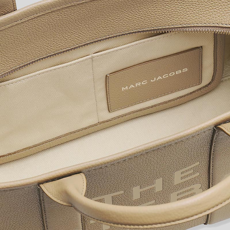 Marc Jacobs The Leather Medium Tote Bag Camel H004L01PF21