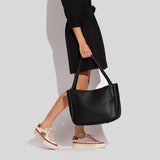 Coach Alana Tote In Leather Black C8353