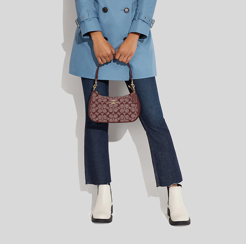 Coach Teri Shoulder Bag In Signature Chambray Wine Multi CH139