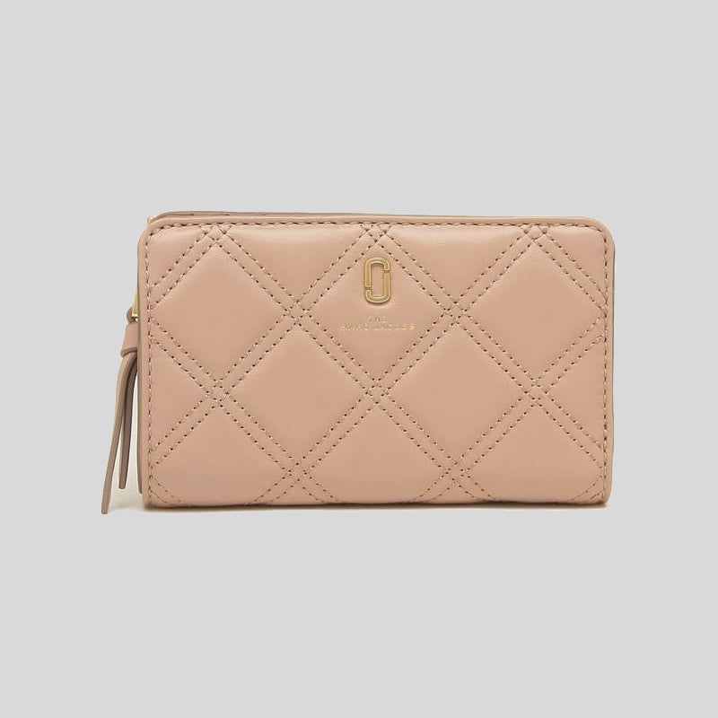 MARC JACOBS Quilted Softshot Medium Compact Wallet Nude M0015782 lussocitta lusso citta