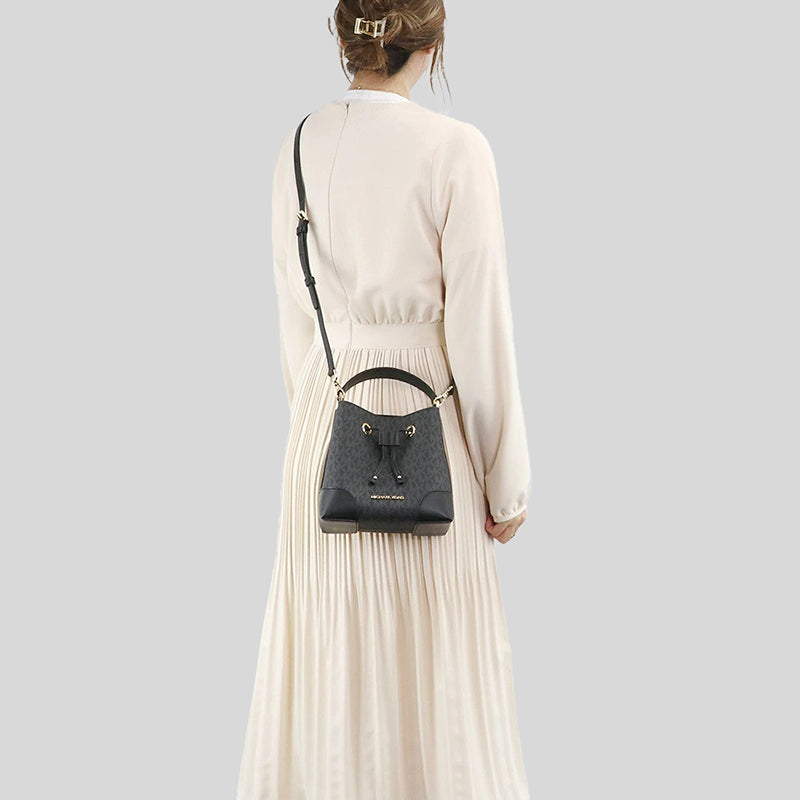 Michael kors mercer best sale bucket