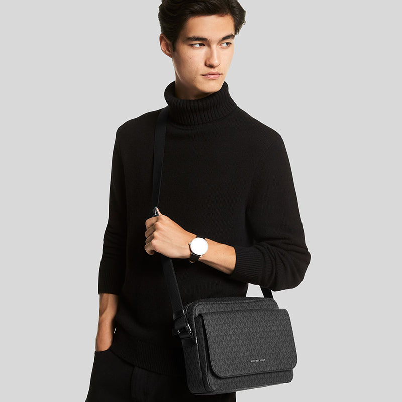 Michael kors online camera bag black